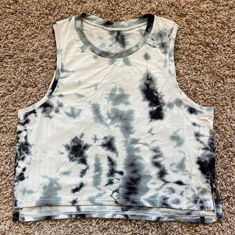 Lululemon Tie Dye Train To Be Tank. *High-Low Hem. Color is Deep Coal